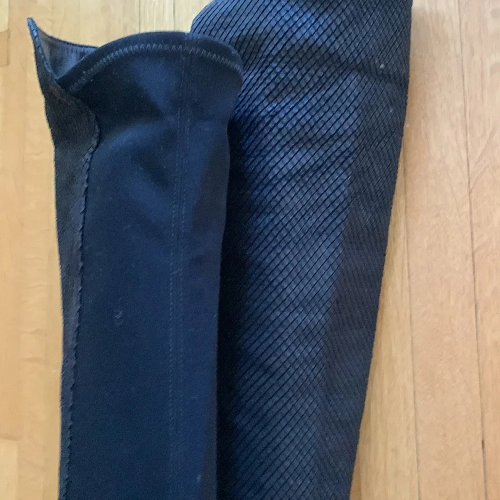 Stuart Weitzman Reserve Over the Knee Boots (Snake Reserve) in 7.5M
